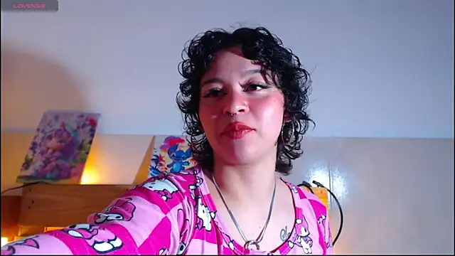 Snapshot of Bitsy_Messy chatting on January 7, 2026, 3:31 am Bitsy Messy online show from January 7, 2026, 3:31 am