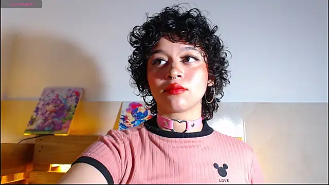 Snapshot of Bitsy_Messy chatting on January 15, 2026, 1:32 am Bitsy Messy online show from January 15, 2026, 1:32 am