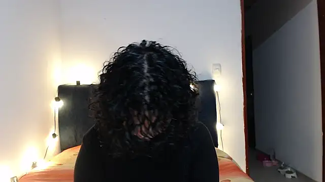 Snapshot of Bitsy_Messy chatting on June 15, 2026, 11:18 pm Bitsy Messy online show from June 15, 2026, 11:18 pm