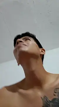 Snapshot of Velk_hot chatting on December 11, 2024, 1:05 am Velk hot online show from December 11, 2024, 1:05 am