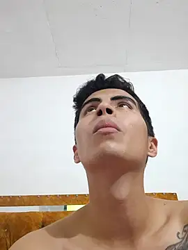 Snapshot of Velk_hot chatting on December 21, 2024, 9:15 pm Velk hot online show from December 21, 2024, 9:15 pm