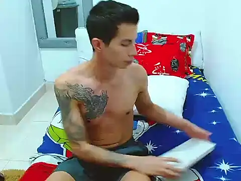 Snapshot of Velk_hot chatting on December 17, 2025, 2:34 pm Velk hot online show from December 17, 2025, 2:34 pm