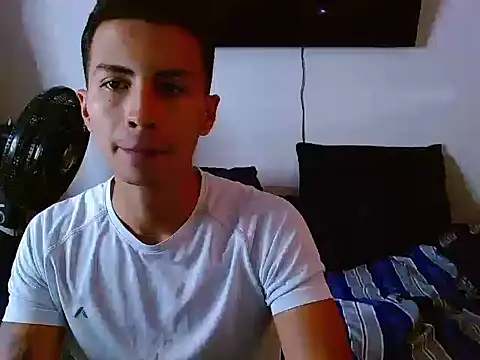 Snapshot of Velk_hot chatting on August 5, 2026, 12:52 pm Velk hot online show from August 5, 2026, 12:52 pm