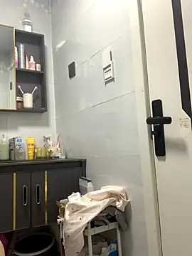 Aimeil online show from October 9, 2025, 2:04 pm