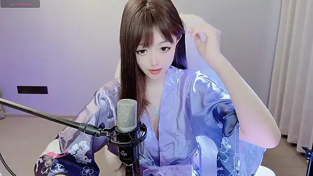 eveminii online show from December 3, 2024, 5:53 am