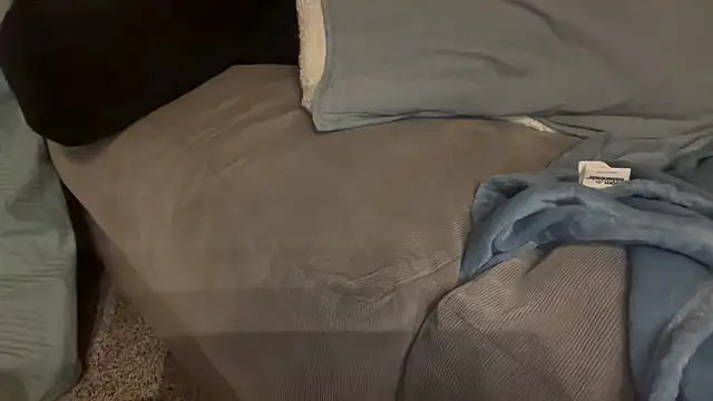 skrtlomainee online show from March 19, 2026, 3:10 am