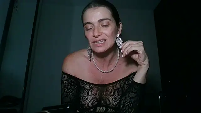 Liloo8923 online show from December 6, 2024, 12:45 am