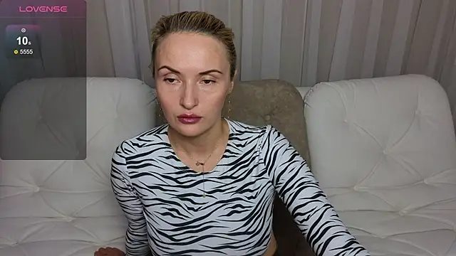 AlisssaRose online show from December 5, 2024, 4:12 pm