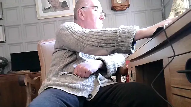 Adamdaddybear online show from March 1, 2025, 1:40 pm