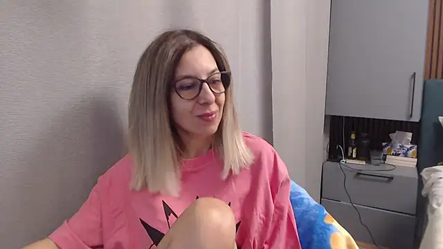 SukyGirl online show from January 1, 2025, 11:27 am