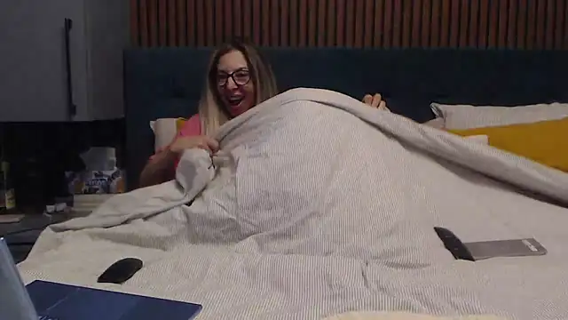 SukyGirl online show from January 1, 2025, 2:31 pm