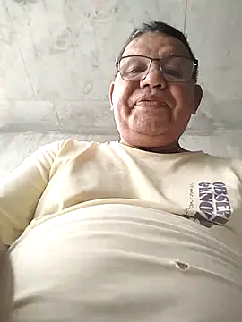 Snapshot of catatunboculion chatting on April 28, 2026, 2:55 pm catatunboculion online show from April 28, 2026, 2:55 pm