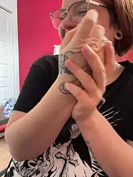 Sweetleeahxx online show from March 4, 2025, 4:20 pm