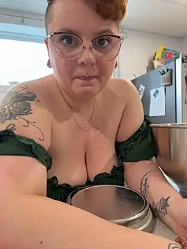 Sweetleeahxx online show from April 13, 2026, 1:49 pm