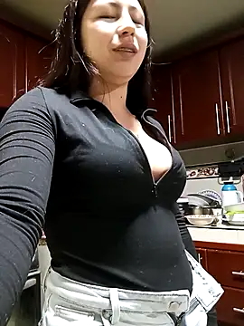 Snapshot of Sara_Brownx chatting on October 9, 2025, 1:03 am Sara Brownx online show from October 9, 2025, 1:03 am