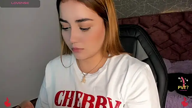 Lucia star   online show from December 27, 2024, 7:46 pm