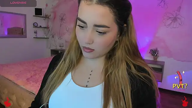 Lucia star   online show from February 13, 2025, 2:45 am