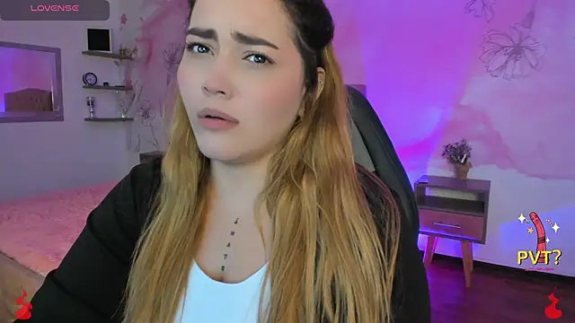 Lucia star   online show from February 13, 2025, 5:48 am