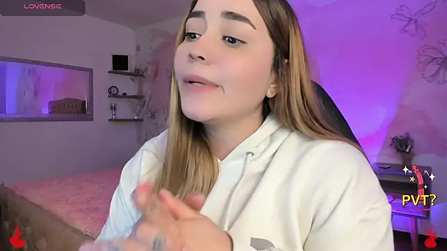 Lucia star   online show from February 18, 2025, 5:42 am