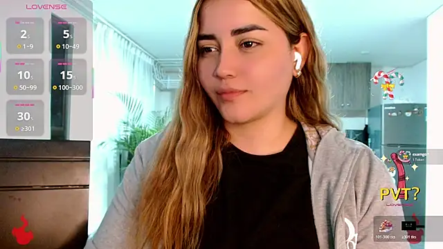 Lucia star   online show from November 16, 2025, 2:50 am