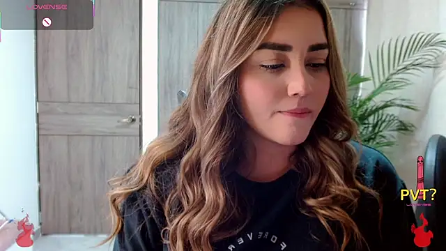 Lucia star   online show from February 2, 2026, 5:11 pm