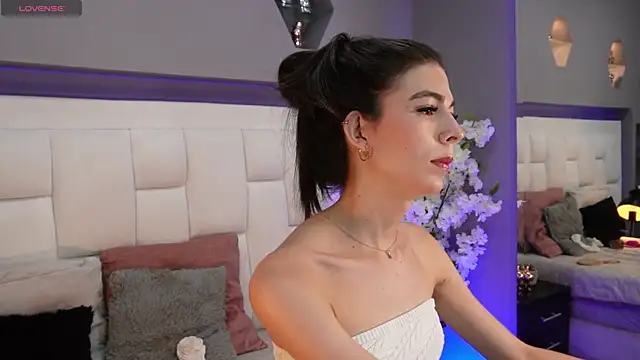 CuteAri online show from October 11, 2025, 8:07 pm