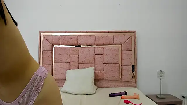 Snapshot of MAVIE_IVANOVA chatting on January 25, 2025, 1:54 am MAVIE IVANOVA online show from January 25, 2025, 1:54 am