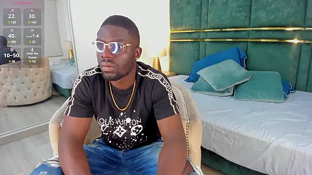 Latrellx7 online show from February 12, 2025, 11:40 am