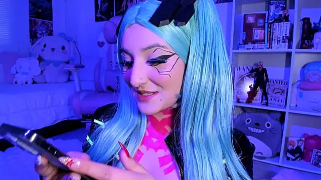 julyana  online show from March 3, 2025, 1:20 pm