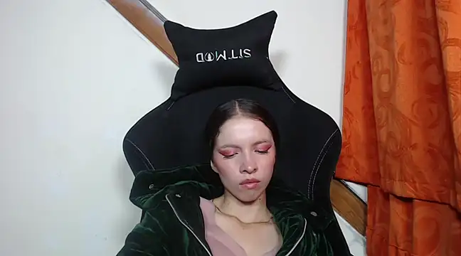 sweetdam12 online show from February 5, 2025, 11:28 pm