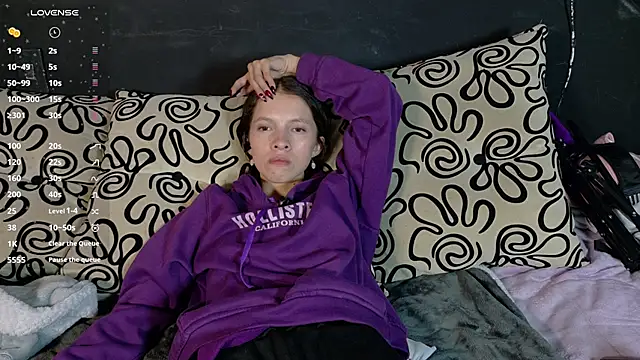 sweetdam12 online show from October 16, 2025, 7:48 pm