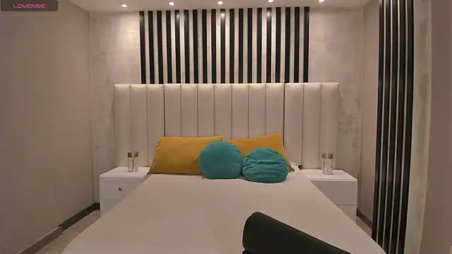 GiaFerrara online show from February 5, 2025, 3:13 am