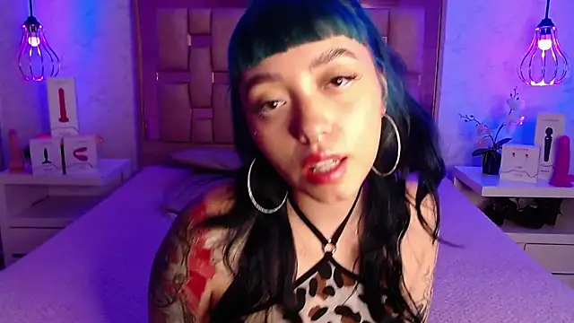 GigiVolkova online show from January 2, 2025, 10:33 pm