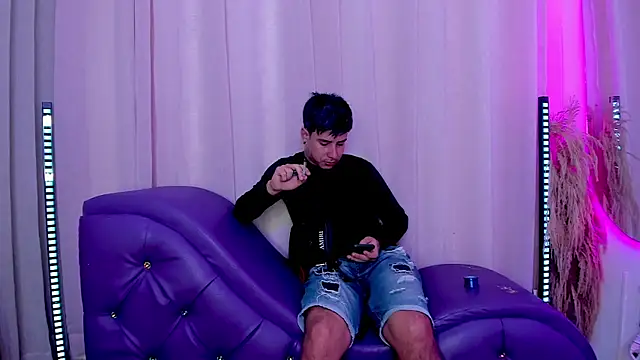 Yourslust  online show from February 15, 2026, 12:47 pm