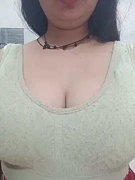 Snapshot of cute-mahek chatting on June 12, 2026, 7:35 pm cute-mahek online show from June 12, 2026, 7:35 pm