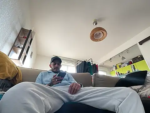 Rebeu313 online show from January 15, 2025, 2:35 pm