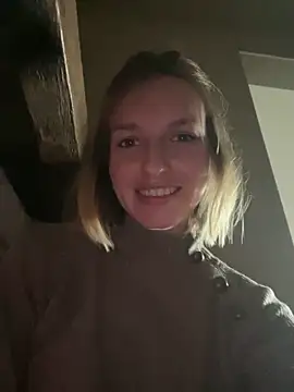 vilaineblonde online show from October 21, 2025, 3:57 pm