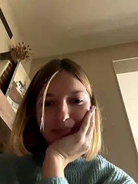 vilaineblonde online show from October 28, 2025, 1:47 pm