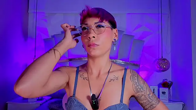 MiaMorgan  online show from September 15, 2025, 4:01 am