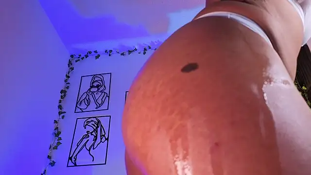 MiaMorgan  online show from October 18, 2025, 1:23 pm