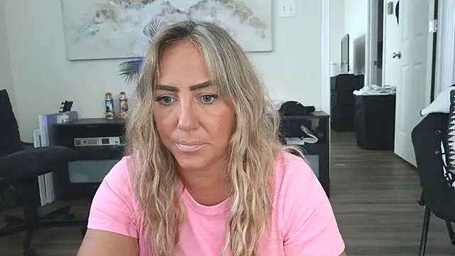 sunshinekisses online show from September 21, 2025, 5:47 pm