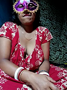 AparnaBoudi online show from November 12, 2025, 6:08 pm