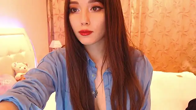 Snapshot of lilianbee chatting on July 9, 2026, 7:01 am lilianbee online show from July 9, 2026, 7:01 am
