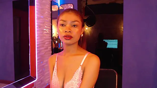 Perla prg online show from February 20, 2025, 3:19 pm