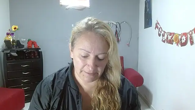 emperabigbootybigass online show from March 17, 2025, 12:25 pm