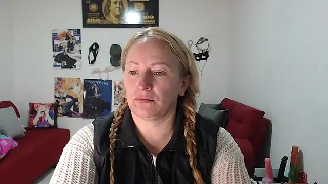 emperabigbootybigass online show from October 3, 2025, 12:13 pm