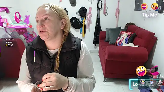 emperabigbootybigass online show from November 25, 2025, 12:16 pm