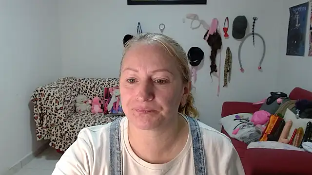 emperabigbootybigass online show from March 20, 2026, 12:21 pm