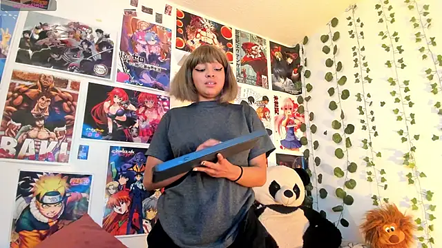 miku katsuragi online show from December 19, 2024, 3:07 am