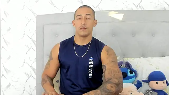 luigiferrara online show from February 7, 2025, 9:37 pm